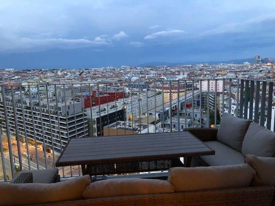 Apartamento Stunning View Over Vienna In City Center Exterior foto